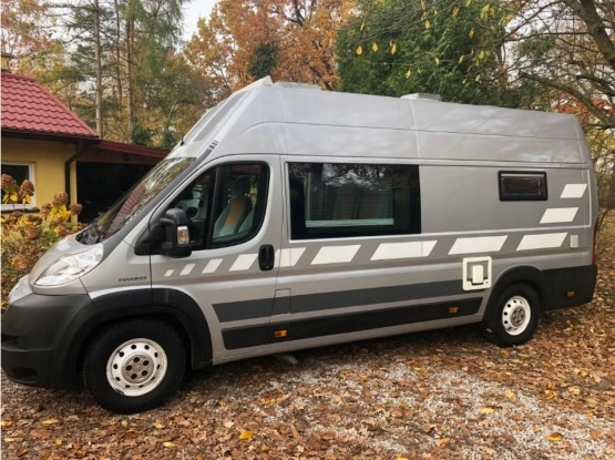                         Kamper Camper Peugeot 3.0 160 KM L4H3 grudzień 2008 - zdjęcie 1
                        