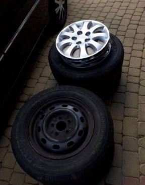                         Kia Carnival z 2006 roku z wykonaną zabudową - zdjęcie 14
                        