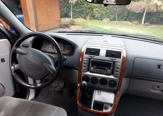                         Kia Carnival z 2006 roku z wykonaną zabudową - zdjęcie 15
                        
