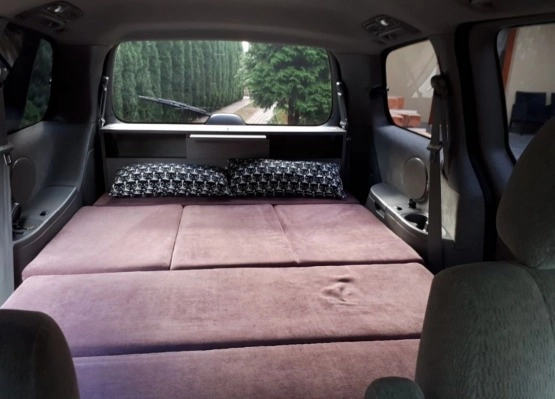                         Kia Carnival z 2006 roku z wykonaną zabudową - zdjęcie 16
                        