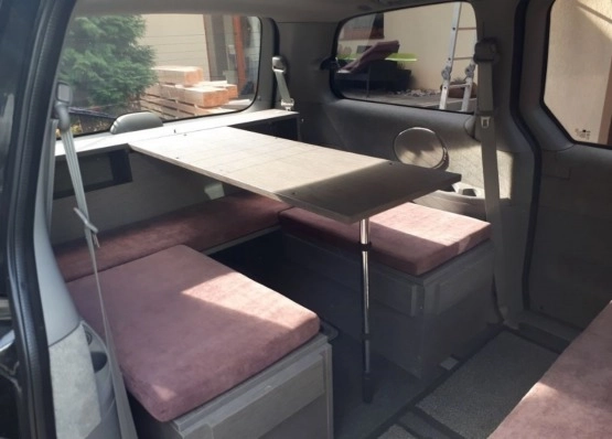                         Kia Carnival z 2006 roku z wykonaną zabudową - zdjęcie 22
                        