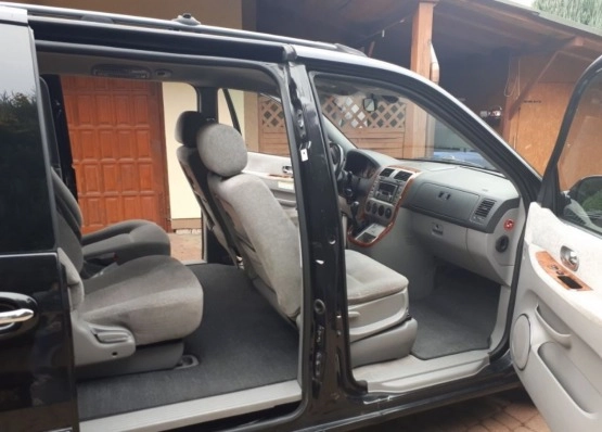                         Kia Carnival z 2006 roku z wykonaną zabudową - zdjęcie 7
                        