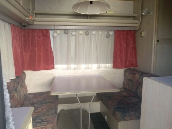                         Przyczepa kempingowa Caravelair - zdjęcie 4
                        