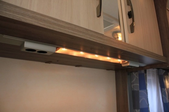                         Wynajmę przyczepę kempingową Hobby Deluxe 400 SFE 2016 rok - zdjęcie 12
                        