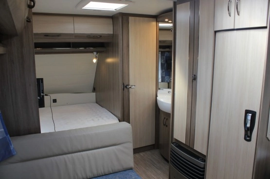                         Wynajmę przyczepę kempingową Hobby Deluxe 400 SFE 2016 rok - zdjęcie 8
                        