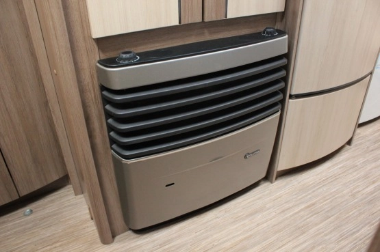                         Wynajmę przyczepę kempingową Hobby Deluxe 400 SFE 2016 rok - zdjęcie 9
                        