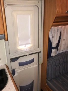                         Polecam Hobby 495 Prestige z MOVEREM, przedsionkiem Isabella Capri Lux z 2006r. - zdjęcie 35
                        