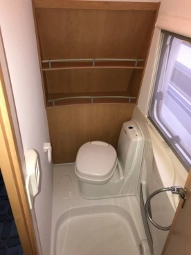                         KNAUS 500 Sudwind Z Markizą I Przedsionkiem - zdjęcie 16
                        