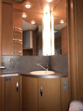                         KNAUS 500 Sudwind Z Markizą I Przedsionkiem - zdjęcie 27
                        