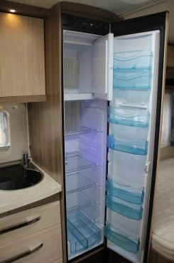                         Wynajmę przyczepę kempingową Hobby Deluxe 460 UFE 2016 rok 1500 kg DMC - zdjęcie 7
                        