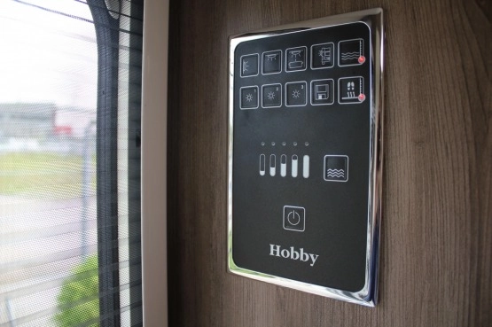                         Wynajmę przyczepę kempingową Hobby Deluxe 460 UFE 2016 rok 1500 kg DMC - zdjęcie 8
                        