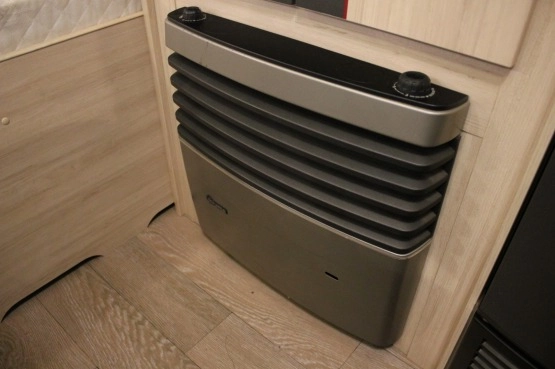                         Wynajmę przyczepę kempingową Hobby Deluxe 490 KMF 2016 rok 1400 kg DMC - zdjęcie 10
                        