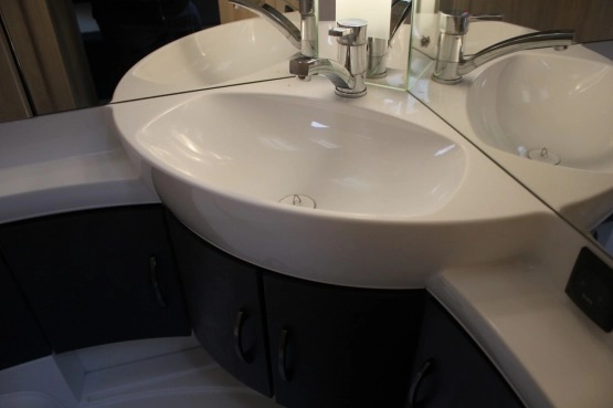                         Wynajmę przyczepę kempingową Hobby Deluxe 490 KMF 2016 rok 1400 kg DMC - zdjęcie 13
                        