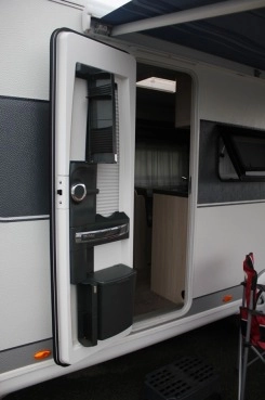                         Wynajmę przyczepę kempingową Hobby Deluxe 490 KMF 2016 rok 1400 kg DMC - zdjęcie 20
                        