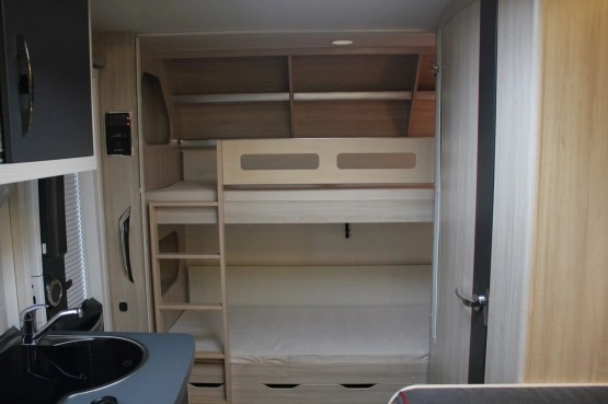                         Wynajmę przyczepę kempingową Hobby Deluxe 490 KMF 2016 rok 1400 kg DMC - zdjęcie 3
                        