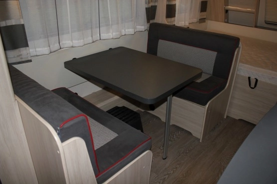                         Wynajmę przyczepę kempingową Hobby Deluxe 490 KMF 2016 rok 1400 kg DMC - zdjęcie 6
                        