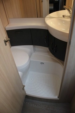                         Wynajmę przyczepę kempingową Hobby Deluxe 490 KMF 2016 rok 1400 kg DMC - zdjęcie 9
                        