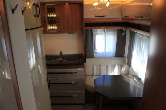                         Wynajmę przyczepę kempingową Hobby OnTour 490 SFF 2016 rok 1500 kg DMC - zdjęcie 10
                        