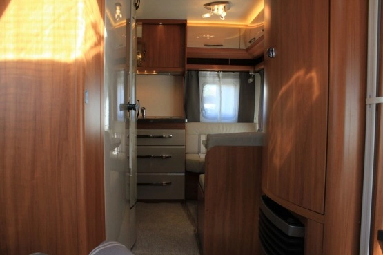                         Wynajmę przyczepę kempingową Hobby OnTour 490 SFF 2016 rok 1500 kg DMC - zdjęcie 11
                        