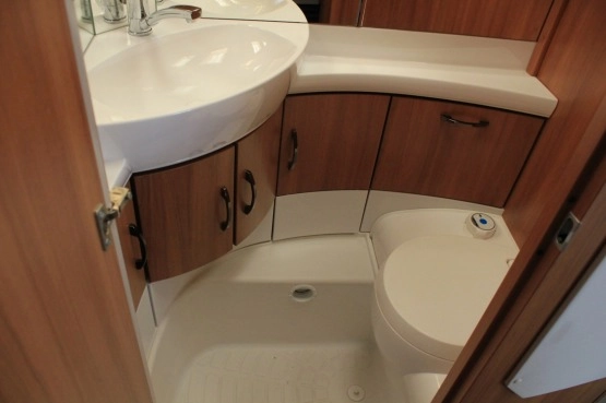                         Wynajmę przyczepę kempingową Hobby OnTour 490 SFF 2016 rok 1500 kg DMC - zdjęcie 8
                        