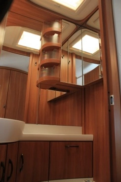                         Wynajmę przyczepę kempingową Hobby OnTour 490 SFF 2016 rok 1500 kg DMC - zdjęcie 9
                        