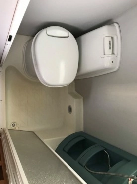                         KNAUS 495 TK SUDWIND z łóżkami piętrowymi, z dużą łazienką i z przedsionkiem - zdjęcie 16
                        