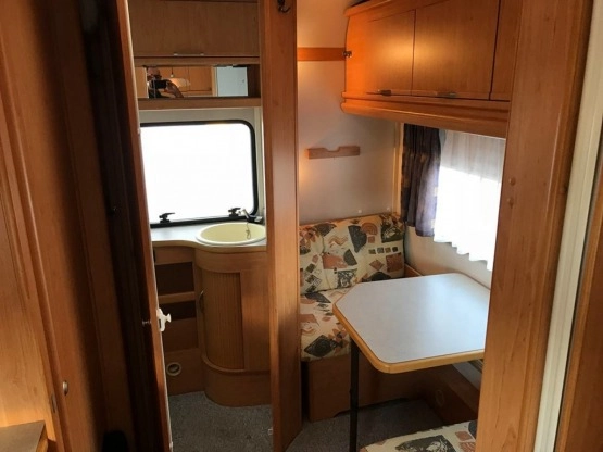                         KNAUS 495 TK SUDWIND z łóżkami piętrowymi, z dużą łazienką i z przedsionkiem - zdjęcie 17
                        