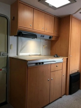                         KNAUS 495 TK SUDWIND z łóżkami piętrowymi, z dużą łazienką i z przedsionkiem - zdjęcie 25
                        