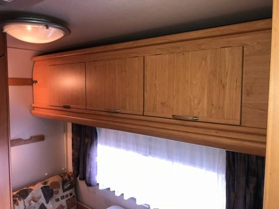                         KNAUS 495 TK SUDWIND z łóżkami piętrowymi, z dużą łazienką i z przedsionkiem - zdjęcie 26
                        