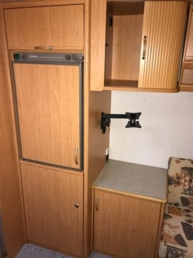                         KNAUS 495 TK SUDWIND z łóżkami piętrowymi, z dużą łazienką i z przedsionkiem - zdjęcie 32
                        