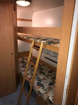                         KNAUS 495 TK SUDWIND z łóżkami piętrowymi, z dużą łazienką i z przedsionkiem - zdjęcie 3
                        