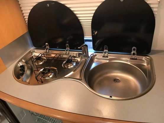                         Hobby 560 KMFE z dużym przedsionkiem i z gwarancją. 2001 r. - zdjęcie 18
                        