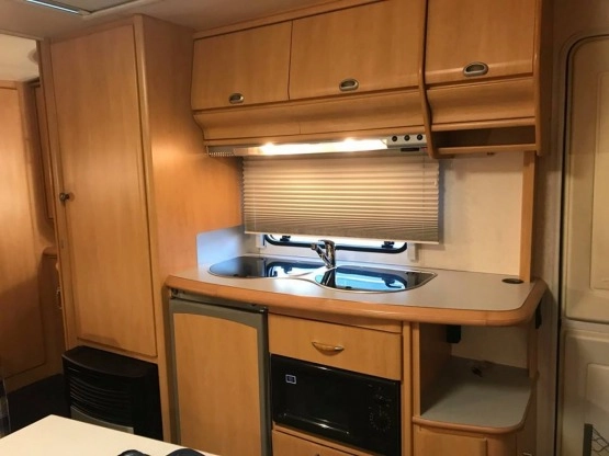                         Hobby 560 KMFE z dużym przedsionkiem i z gwarancją. 2001 r. - zdjęcie 23
                        