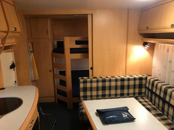                         Hobby 560 KMFE z dużym przedsionkiem i z gwarancją. 2001 r. - zdjęcie 3
                        