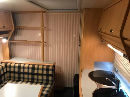                         Hobby 560 KMFE z dużym przedsionkiem i z gwarancją. 2001 r. - zdjęcie 5
                        