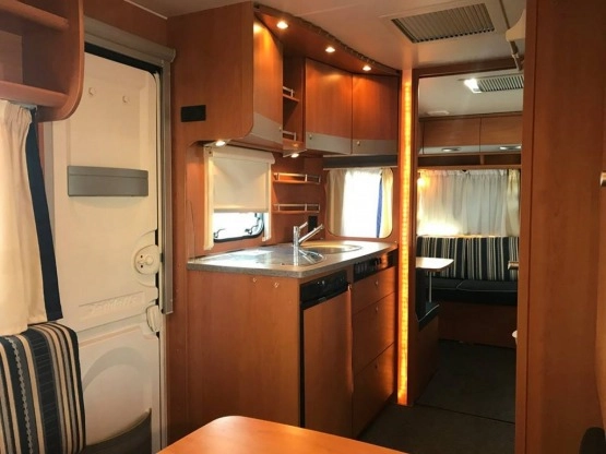                         Dethleffs Camper Lifestyle 510 TK Z Przedsionkiem - zdjęcie 5
                        