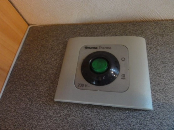                         Adria ADORA 512 UP z MOVEREM i z przedsionkiem Isabella Commodore, rocznik 2007 - zdjęcie 22
                        