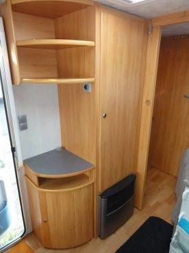                         Adria ADORA 512 UP z MOVEREM i z przedsionkiem Isabella Commodore, rocznik 2007 - zdjęcie 26
                        