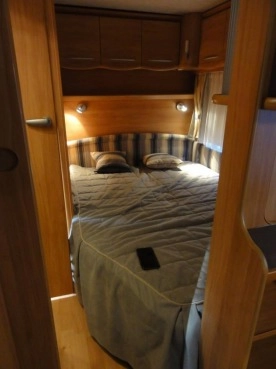                         Adria ADORA 512 UP z MOVEREM i z przedsionkiem Isabella Commodore, rocznik 2007 - zdjęcie 33
                        