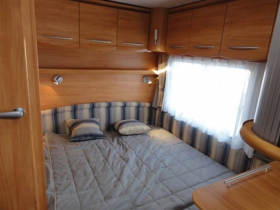                         Adria ADORA 512 UP z MOVEREM i z przedsionkiem Isabella Commodore, rocznik 2007 - zdjęcie 7
                        