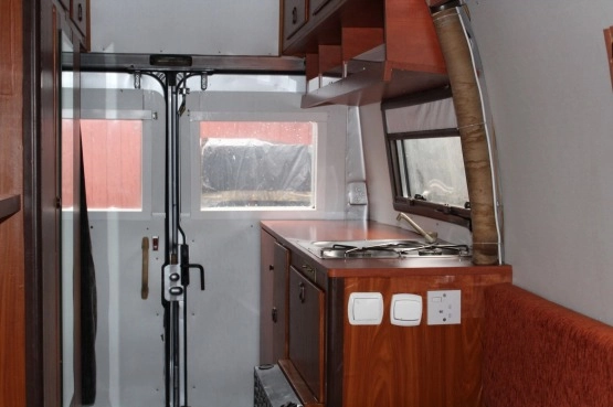                         Mercedes 207 D - zdjęcie 11
                        