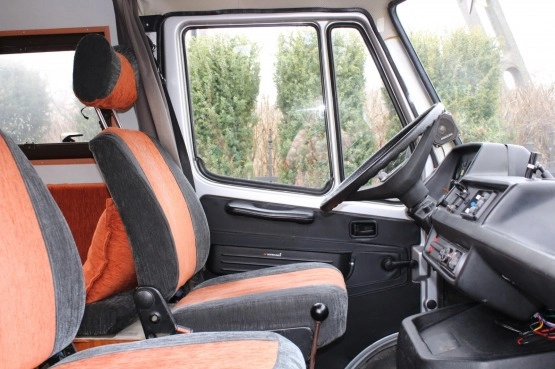                         Mercedes 207 D - zdjęcie 18
                        