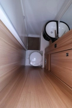                         Dethleffs Camper 560 FMK model 2018 - zdjęcie 10
                        