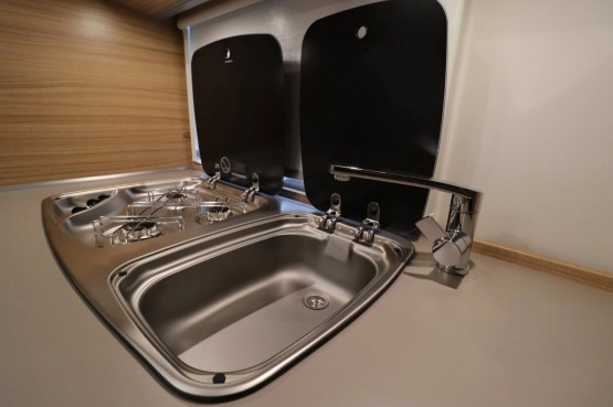                         Dethleffs Camper 560 FMK model 2018 - zdjęcie 13
                        