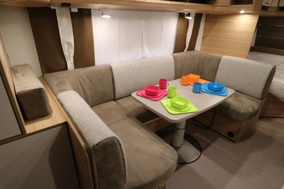                         Dethleffs Camper 560 FMK model 2018 - zdjęcie 15
                        