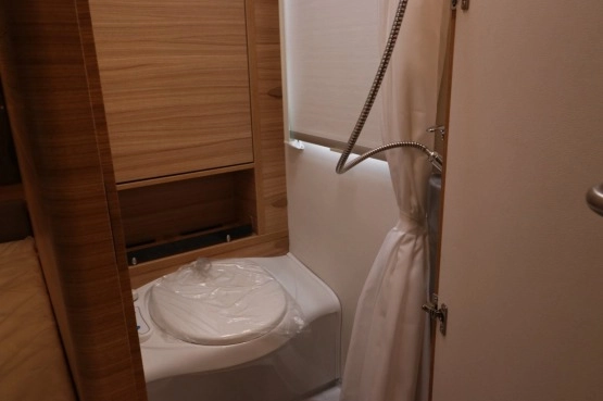                         Dethleffs Camper 560 FMK model 2018 - zdjęcie 19
                        