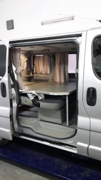                         Sprzedam Renault Trafic - zdjęcie 3
                        