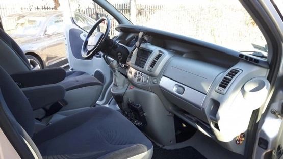                         Sprzedam Renault Trafic - zdjęcie 5
                        