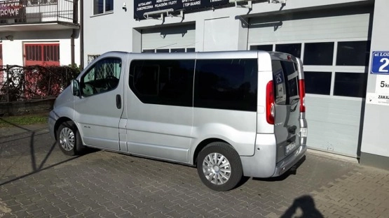                         Sprzedam Renault Trafic - zdjęcie 9
                        