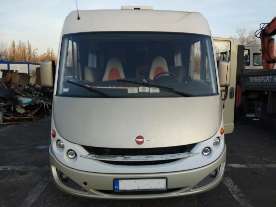                         Sprzedam kamper Burstner 2007r Elegance i821 - zdjęcie 3
                        